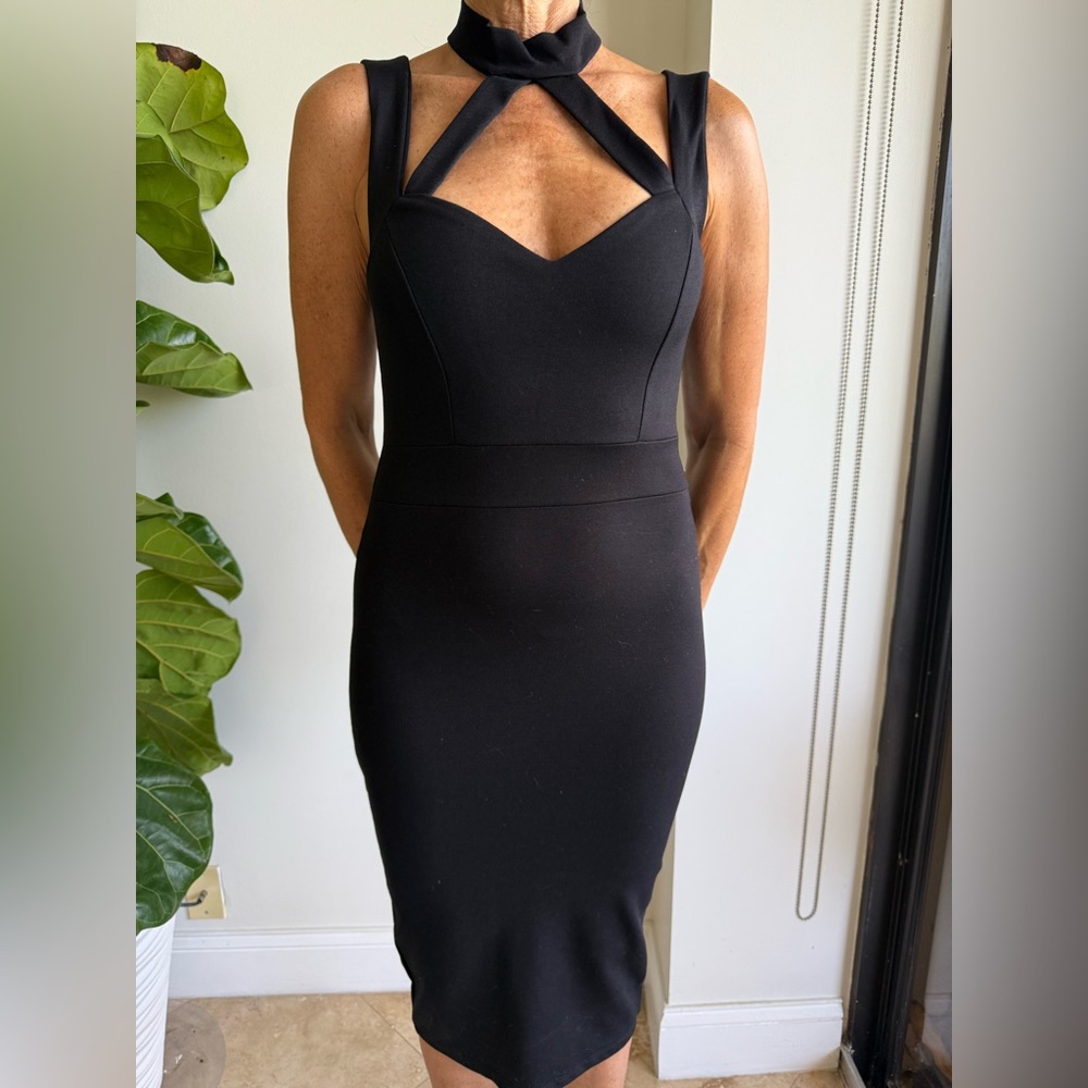 Elegant Black Sleeveless Dress